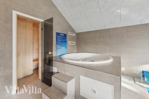 Njut av spabadets värme i lyxstuga nr 754 i Tyskland