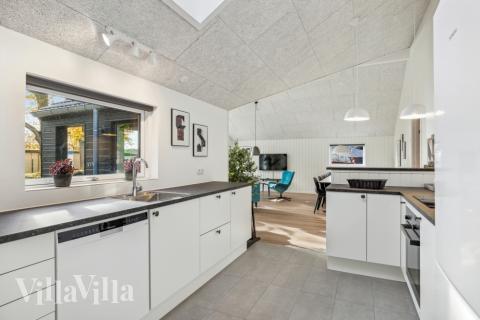 Köket i lyxstuga nr 754 är utrustat så att ni kan laga mat till 12 personer.