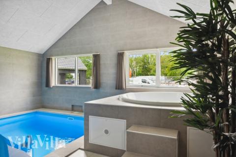 Njut av spabadets värme i lyxstuga nr 756 i Tyskland