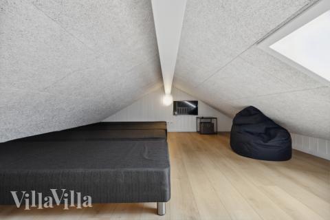 Några av de 16 sovplatserna finns på loftet i lyxstuga nr 757