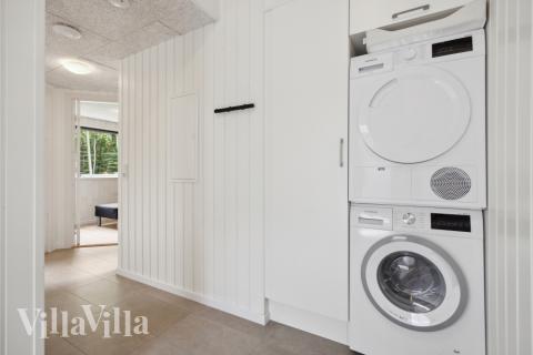 Den rymliga entrén i lyxstuga nr 757 i Tyskland