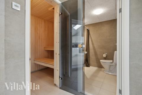 Njut av bastuvärmen i lyxstuga nr 757 för 16 personer