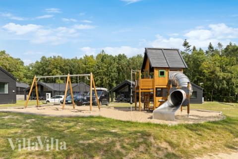 Till den trevliga sommarstugan nr 757 i Tyskland erbjuds en mängd utomhusaktiviteter, t.ex. lektorn och gungor