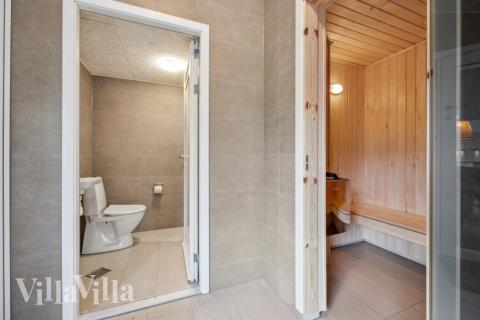 Njut av bastuvärmen i lyxstuga nr 758 för 22 personer