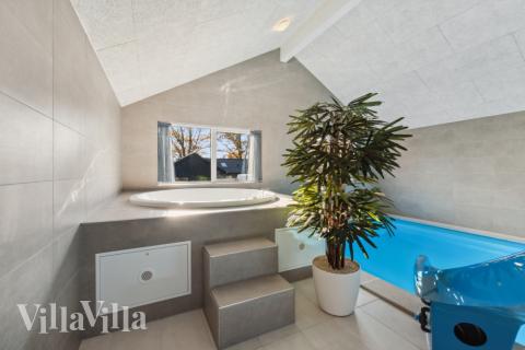 Njut av spabadets värme i lyxstuga nr 759 i Tyskland