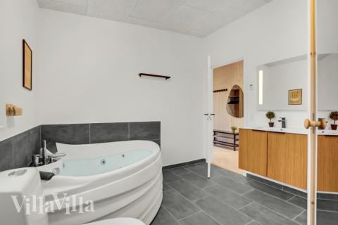 Ett av badrummen i lyxstuga nr 603