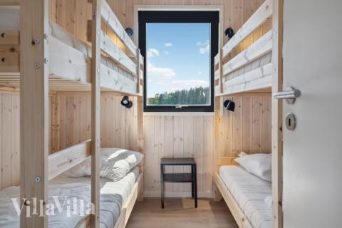 Det finns 16 sovplatser i lyxstuga nr 604