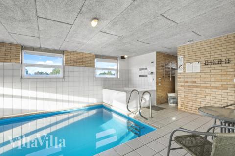 Den härliga poolen i lyxstuga nr 613 för 8 personer