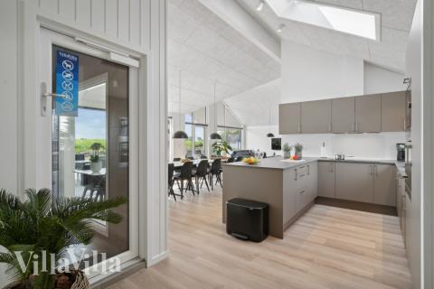 Köket i lyxstuga nr 614 är generöst inrett.