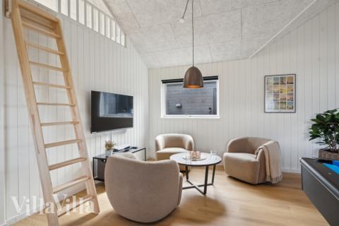 Aktivitetsrum i lyxstuga nr 617 med 5 sovrum och plats för 14 personer.