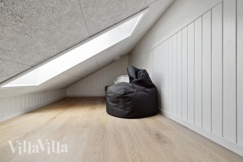 Några av de 14 sovplatserna finns på loftet i lyxstuga nr 617