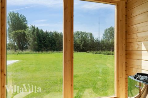 Lyxstuga nr 620 är bland annat utrustad med en härlig bastu.