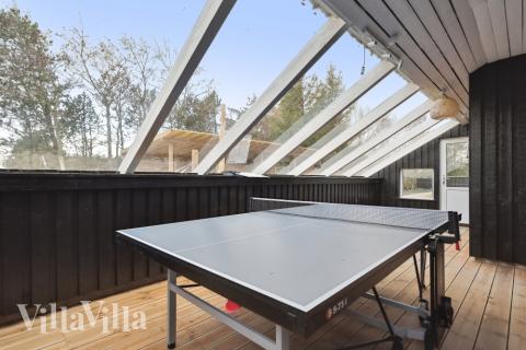 Förutom de många timmar som du kan tillbringa i stugans poolavdelning erbjuder lyxstuga 623 även biljard, bordtennis och dart