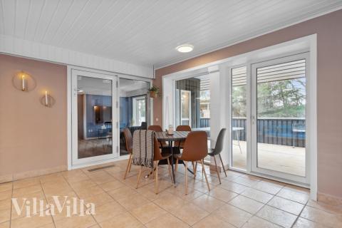 Den härliga poolen i lyxstuga nr 623 för 15 personer