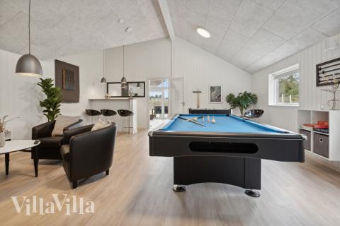 Aktivitetsrum i lyxstuga nr 624 med 5 sovrum och plats för 14 personer.