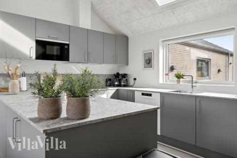 Köket i lyxstuga nr 624 är utrustat så att ni kan laga mat till 14 personer.