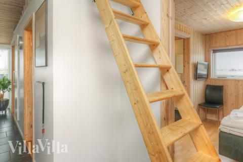 Några av de 14 sovplatserna finns på loftet i lyxstuga nr 626