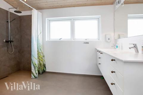 Ett av badrummen i lyxstuga nr 626