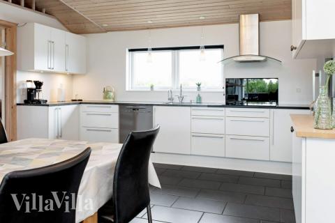 Köket i lyxstuga nr 626 är generöst inrett.