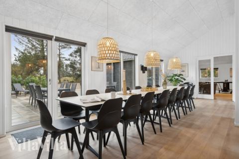 Ta ett dopp i poolen i lyxhus nr 627 i Vestjylland.