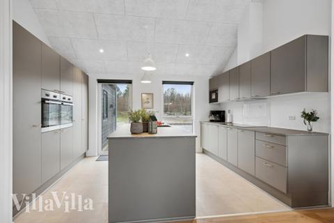 Köket i lyxstuga nr 627 är generöst inrett.