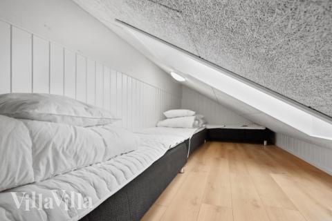 Några av de 20 sovplatserna finns på loftet i lyxstuga nr 627