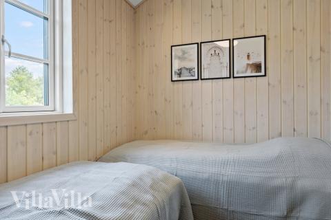 Ett av de 8 utmärkta sovrummen i lyxstuga nr 629 i Sydjylland.
