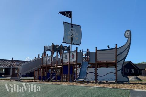 Förutom de många timmar som du kan tillbringa i stugans poolavdelning erbjuder lyxstuga 633 även många utomhusaktiviteter