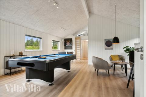 Lyxstuga 634 för 18 personer har ett stort aktivitetsrum med bl.a. biljard och dart