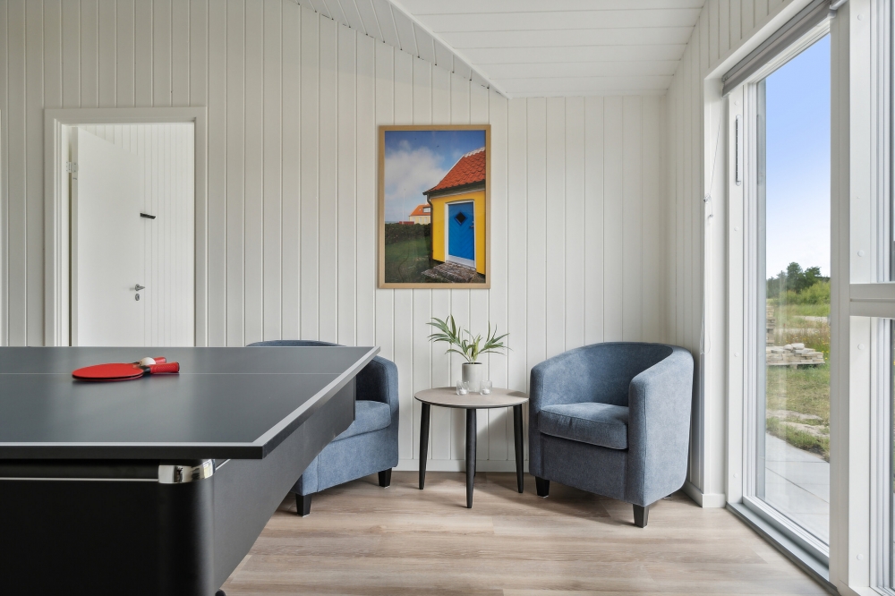 Förutom de många timmar som du kan tillbringa i stugans poolavdelning erbjuder lyxstuga 636 även biljard, bordtennis och dart