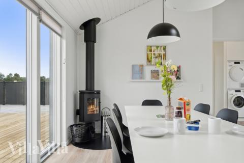 Sommarhus med 4 sovrum och plats för 8 personer.