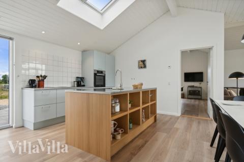 Välinrett kök i lyxstuga nr 636 i Nordjylland.