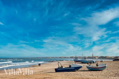 Stranden i närheten av lyxhus 637.