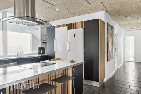 I lyxstugans kök finns allt ni behöver för att laga mat till 24 personer. 