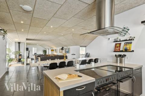 Köket i lyxstuga nr 637 är generöst inrett.