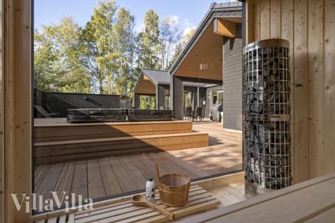 Lyxstuga nr 638 är bland annat utrustad med en härlig bastu.