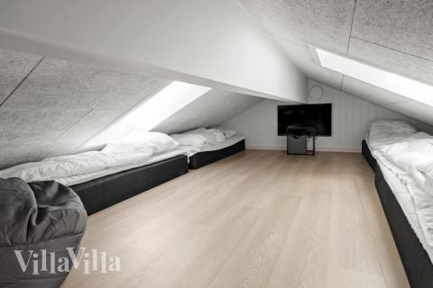 Några av de 16 sovplatserna finns på loftet i lyxstuga nr 638