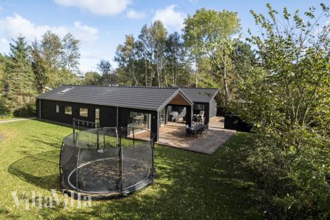 Den tjusiga sommarstugan nr 638 med gott om plats för upp till 16 personer