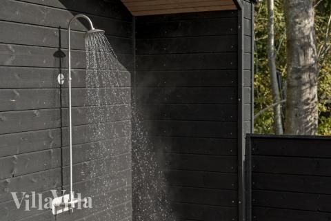 Njut av en grillkväll på terrassen i lyxstuga nr 638 i Nordsjälland