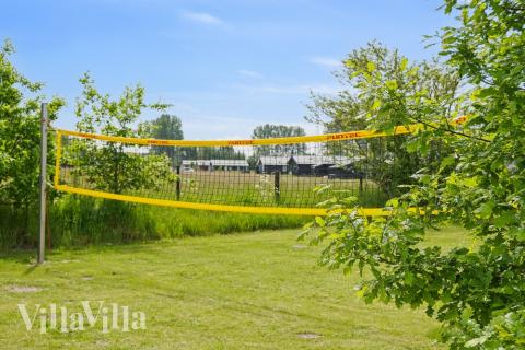 Utomhusaktiviteter kring sommarhus nr 642.