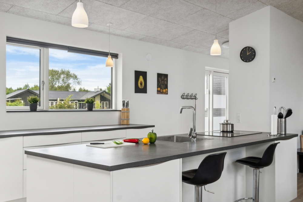 Köket i lyxstuga nr 642 är generöst inrett.