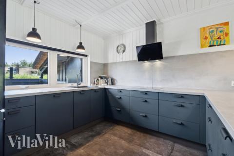 Köket i lyxstuga nr 643 är utrustat så att ni kan laga mat till 10 personer.