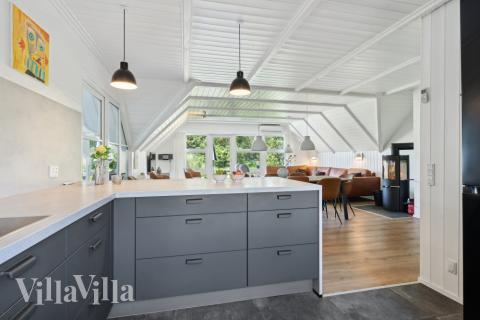 Välinrett kök i lyxstuga nr 643 i Vestjylland.