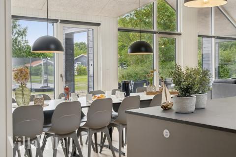 Köket i lyxstuga nr 644 är generöst inrett.