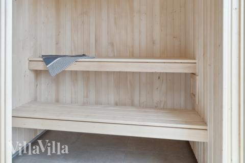 Lyxstuga nr 644 är bland annat utrustad med en härlig bastu.