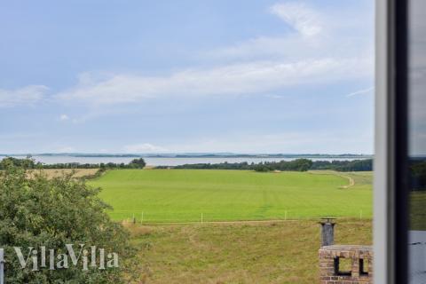 Besök lyxhus 645 i Limfjorden.