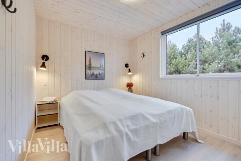 Ett av de 8 utmärkta sovrummen i lyxstuga nr 808 i Østjylland.