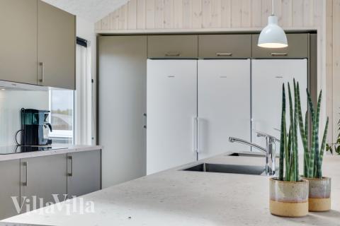 Köket i lyxstuga nr 830 är generöst inrett.