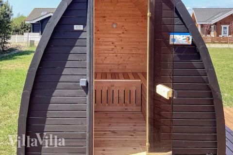 Njut av bastuvärmen i lyxstuga nr 649 för 14 personer