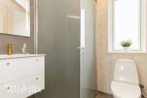 Ett av badrummen i lyxstuga nr 649